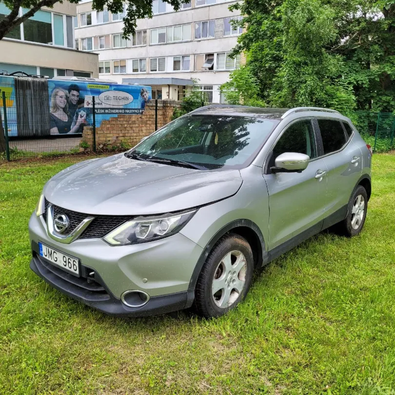 Nissan Qashqai automobilis su defektais