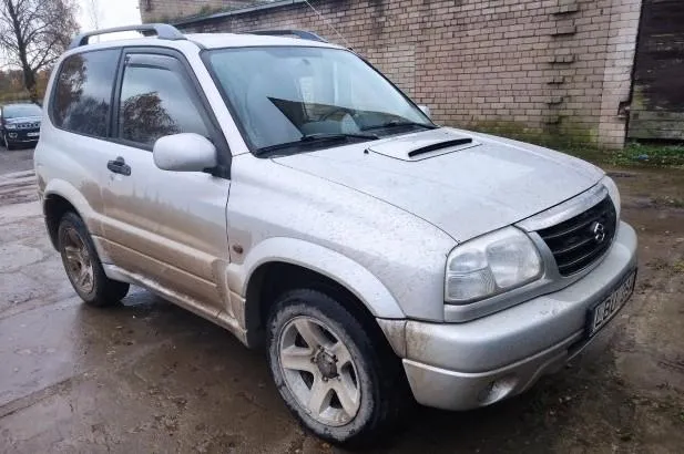 Parduodamas 2003 m. Suzuki Grand Vitara automobilis