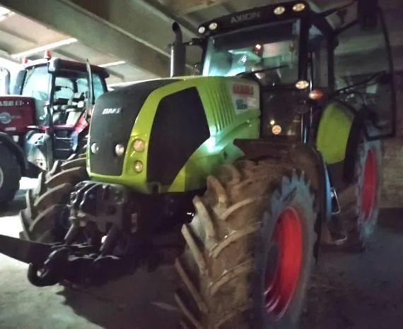 Ratinis traktorius CLAAS AXION 820