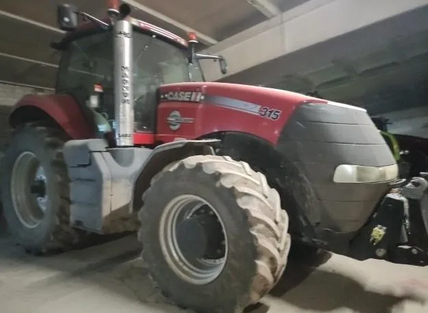 Parduodamas ratinis traktorius CASE IH MAGNUM 315