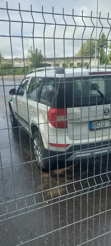 Parduodamas 2015 m. Škoda Yeti automobilis po eismo įvykio
