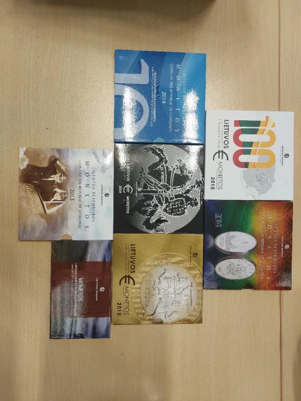 Numizmatinių litų ir eurų monetų rinkinių kolekcija