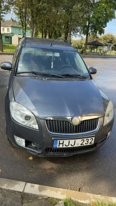 Škoda Roomster dyzelinis automobilis, 2008 m., su defektais