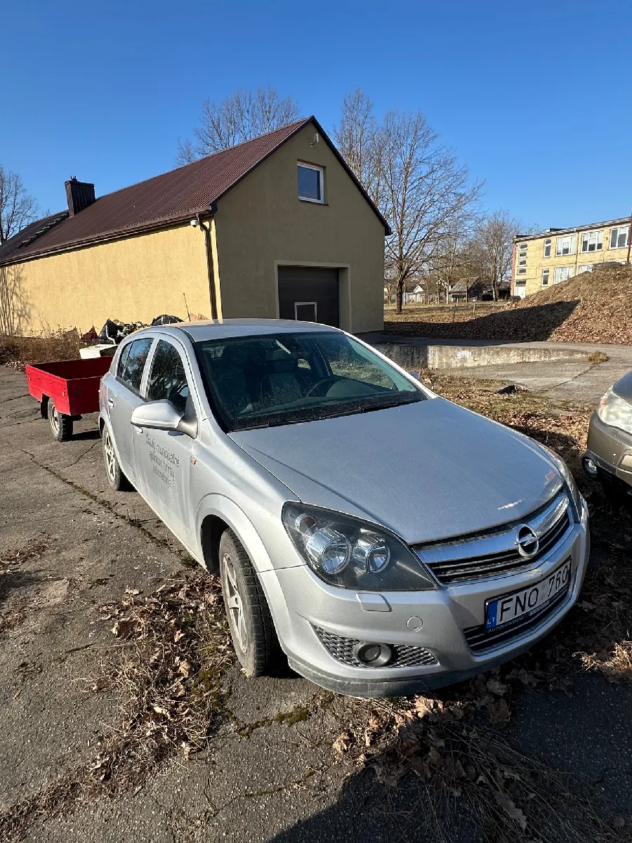 Parduodamas lengvasis automobilis Opel Astra, 2011 m.